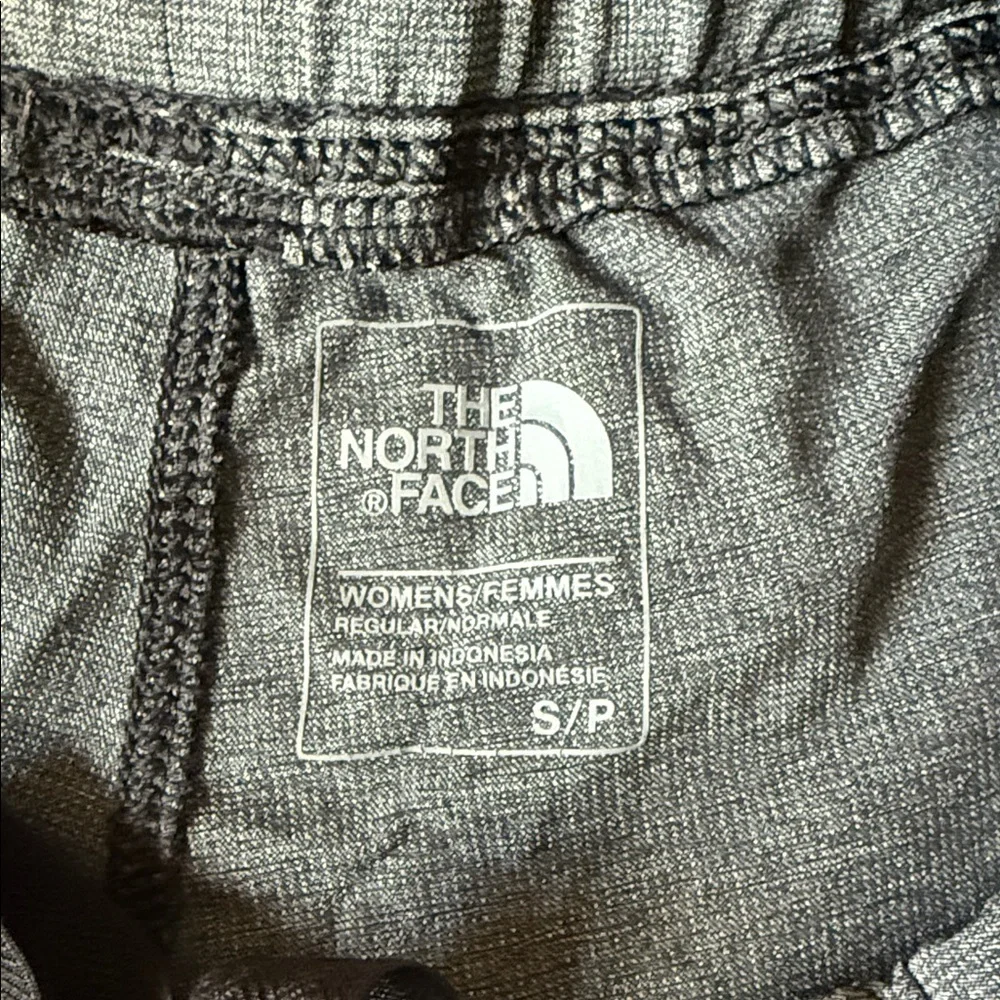 The North‎ Face Women's Charcoal Athletic Shorts sz S